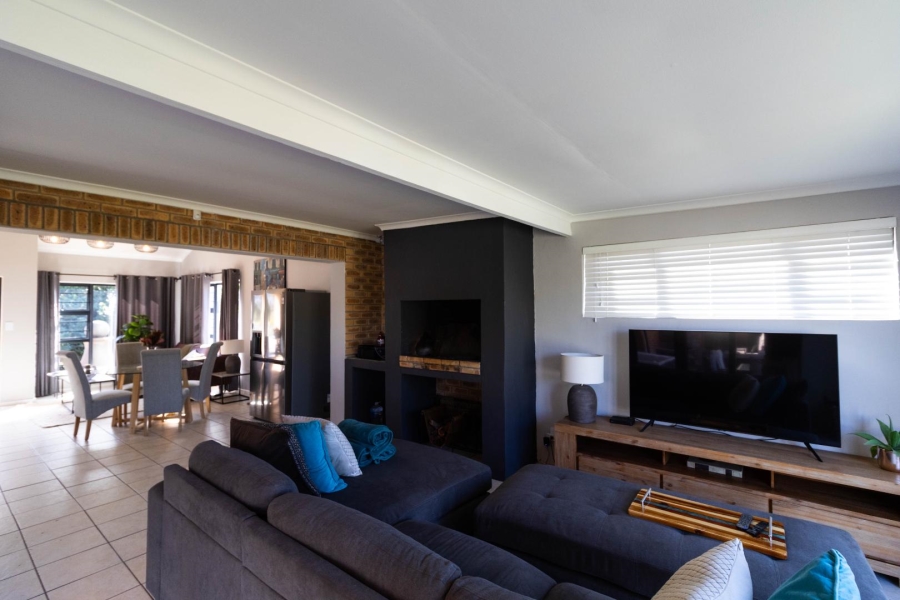 4 Bedroom Property for Sale in Sandbaai Western Cape